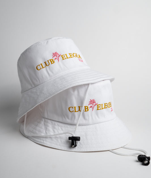 Bucket hatt club white